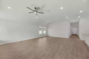 106 Melrose St, Hutto, TX 78634 - Photo 7