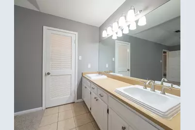 4804 Broadhill Drive, Austin, TX 78723 - Photo 9