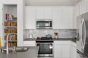 2906 Zach Scott St, Austin, TX 78723 - Photo 9