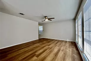 609 Chicago St, San Marcos, TX 78666 - Photo 5