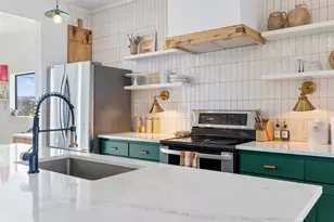 17600 Lake Shore Dr, Dripping Springs, TX 78620 - Photo 9