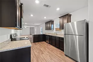 101 Fairfax Ln, Jarrell, TX 76537 - Photo 15