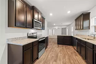 101 Fairfax Ln, Jarrell, TX 76537 - Photo 7