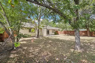 704 Buckingham Pl, Austin, TX 78745 - Photo 15