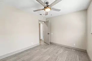 704 Buckingham Pl, Austin, TX 78745 - Photo 13