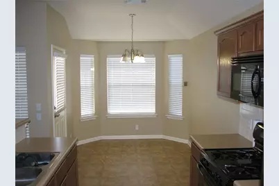 123 Bayliss Street, Hutto, TX 78634 - Photo 5