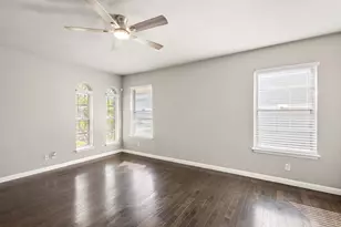 310 De Soto Dr, Universal City, TX 78148 - Photo 5
