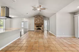 310 De Soto Dr, Universal City, TX 78148 - Photo 11