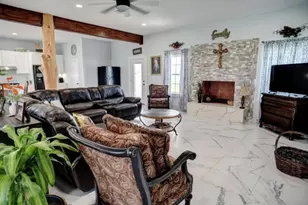 626 Sparta Field Rd, Waelder, TX 78959 - Photo 5
