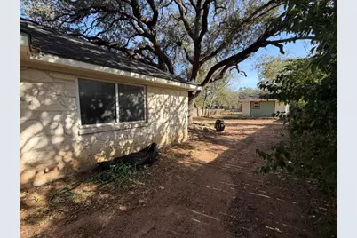 207 S Creek Street, Fredericksburg, TX 78624 - Photo 5