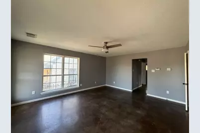 207 S Creek Street, Fredericksburg, TX 78624 - Photo 7