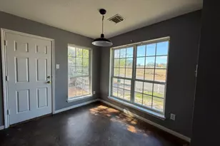 207 S Creek St, Fredericksburg, TX 78624 - Photo 9