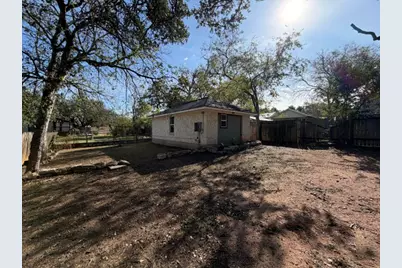 207 S Creek Street, Fredericksburg, TX 78624 - Photo 19