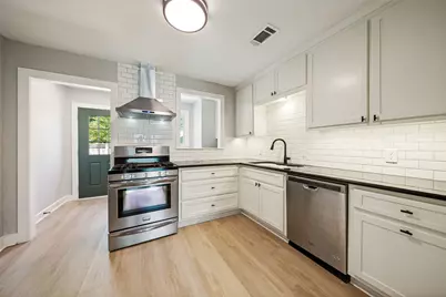 2804 Breeze Terrace, Austin, TX 78722 - Photo 7