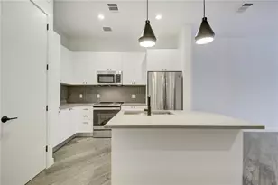 800 Embassy Dr, Austin, TX 78702 - Photo 9