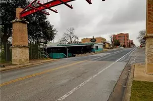 800 Embassy Dr, Austin, TX 78702 - Photo 29
