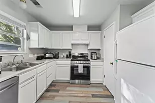 9000 Wellesley Dr, Austin, TX 78754 - Photo 3