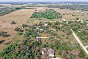 256 High Ridge Meadows Dr, Gonzales, TX 78629 - Photo 23