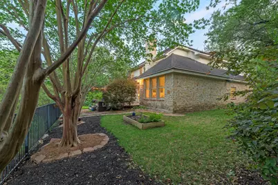 2013 Rue De St Tropez, Austin, TX 78746 - Photo 31
