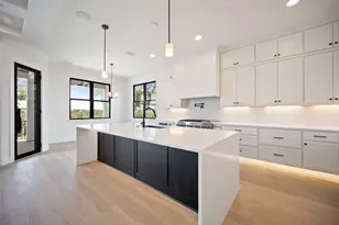 10105 Cressida Bnd, Austin, TX 78730 - Photo 9