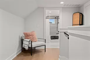 2104 E 2nd St, Austin, TX 78702 - Photo 25