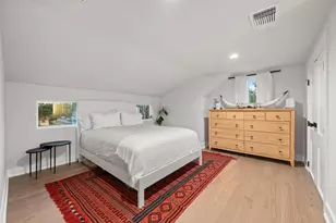 2104 E 2nd St, Austin, TX 78702 - Photo 27