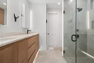 2104 E 2nd St, Austin, TX 78702 - Photo 17