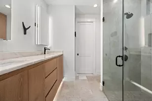 2104 E 2nd St, Austin, TX 78702 - Photo 17