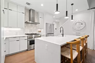 2104 E 2nd St, Austin, TX 78702 - Photo 11