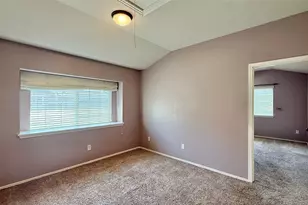1900 Scofield Ridge Pkwy, Austin, TX 78727 - Photo 9