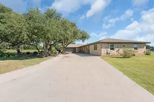 208 Iris Ln Ln, Buchanan Dam, TX 78609 - Photo 3