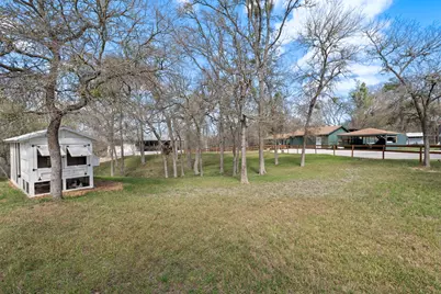 2646 Fm 1704, Elgin, TX 78621 - Photo 39