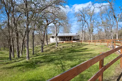 2646 Fm 1704, Elgin, TX 78621 - Photo 33