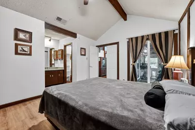 5227 Meadow Creek Drive, Austin, TX 78745 - Photo 17