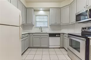 2100 San Gabriel St, Austin, TX 78705 - Photo 11