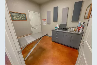 191 Town Center Boulevard, Jarrell, TX 76537 - Photo 11
