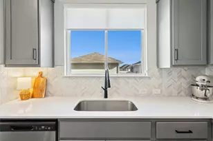 212 Catalina Dr, Kyle, TX 78640 - Photo 15