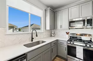 212 Catalina Dr, Kyle, TX 78640 - Photo 15