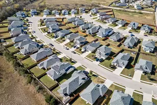 316 Insider Loop, Elgin, TX 78621 - Photo 35