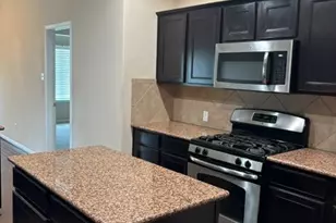 1810 Hidden Springs Path, Round Rock, TX 78665 - Photo 3