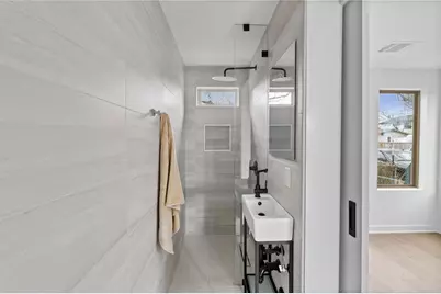 700 Denson Drive #2102, Austin, TX 78752 - Photo 17