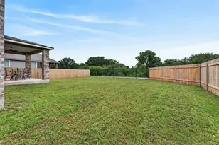 326 Linden St, Bastrop, TX 78602 - Photo 13