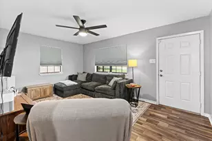 1905 Alcoa Ave, Rockdale, TX 76567 - Photo 5