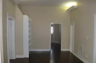 915 W 23rd St, Austin, TX 78705 - Photo 3
