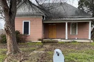 620 Washburn St, Taylor, TX 76574 - Photo 1