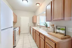 212 A B Sandstone Dr Dr, Jarrell, TX 76537 - Photo 3