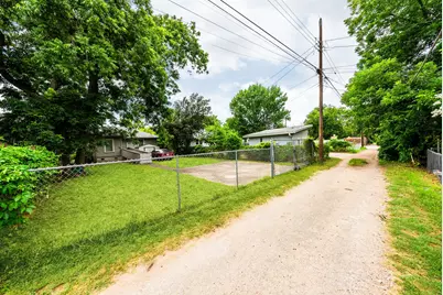 2032 E Cesar Chavez Street, Austin, TX 78702 - Photo 25