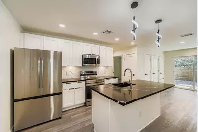 10710 Crestview Drive, Jonestown, TX 78645 - Photo 17