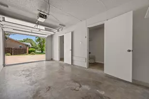 2712 Thrushwood Dr, Austin, TX 78757 - Photo 17