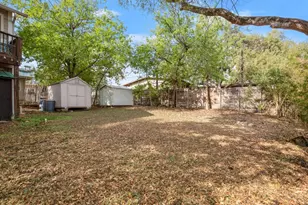 1406 Summit St, Austin, TX 78741 - Photo 25